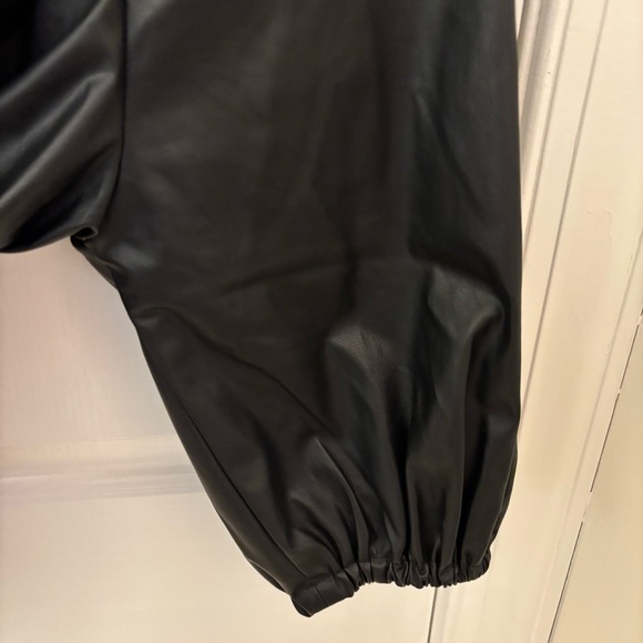 Who What Wear Black Puff Baloon Sleeve Faux Leather Blouse size M Urban Moto - Picture 4 of 8